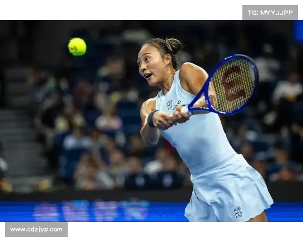 郑钦文伤愈复出首战大力击球制胜 两盘横扫晋级中网32强